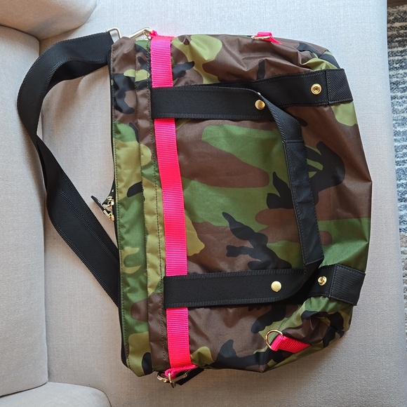 The ANDI Small - Camo Pop Pink - Picture 2 of 8
